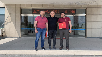 東南亞客戶參觀工廠和訂購機(jī)器